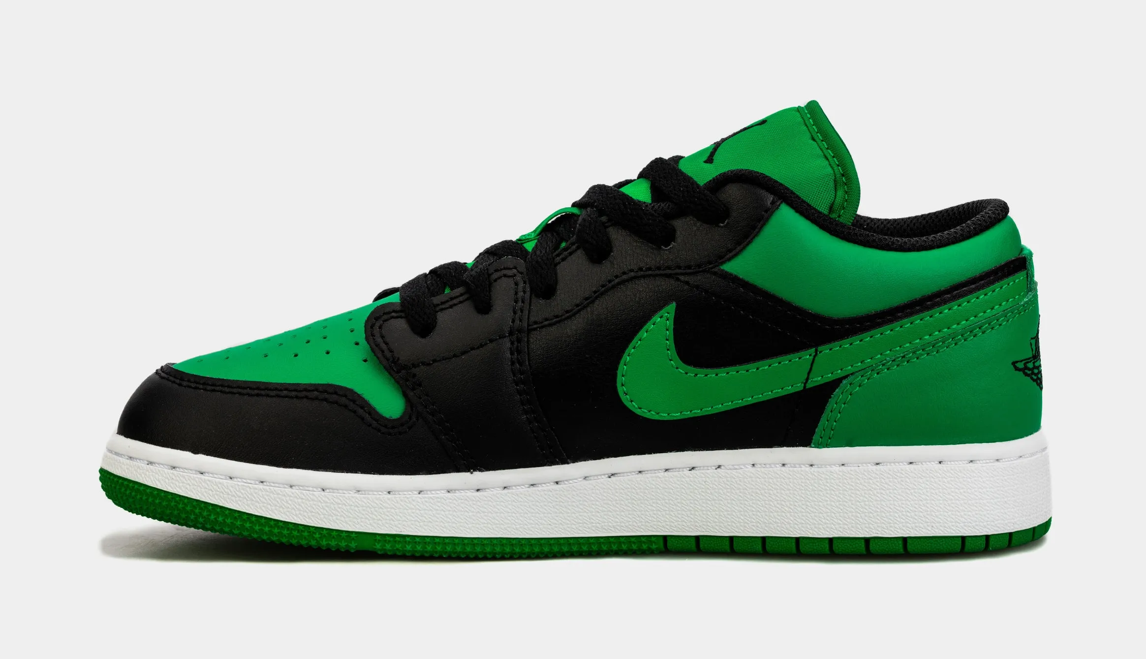 Air Jordan 1 Retro Low Lucky Green Grade School Lifestyle Shoes (Black/Green)